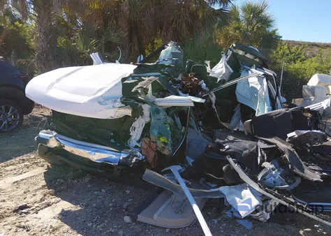 2022 Chevrolet Silverado 1500 4Wd Standard Bed Lt z USA, uszkodzony, nr VIN 1GCPDDEK7NZ518114